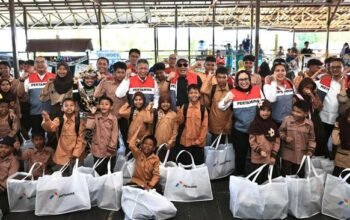 Pertamina Salurkan Ratusan Bantuan Pendidikan di Balikpapan