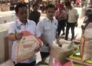 Modus Licik di Pasar Modern Grand Wisata Bekasi Beras Curah Disulap Jadi Premium