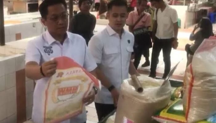 Modus Licik di Pasar Modern Grand Wisata Bekasi Beras Curah Disulap Jadi Premium