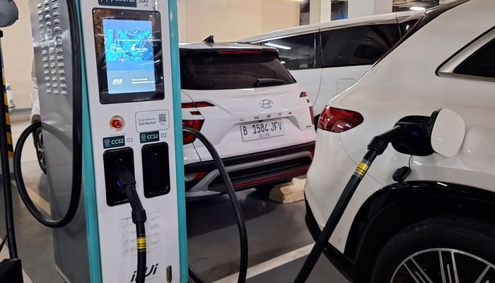 Living World Grand Wisata Bekasi Sediakan Fasilitas Charging Mobil Listrik Gratis 1 Jam