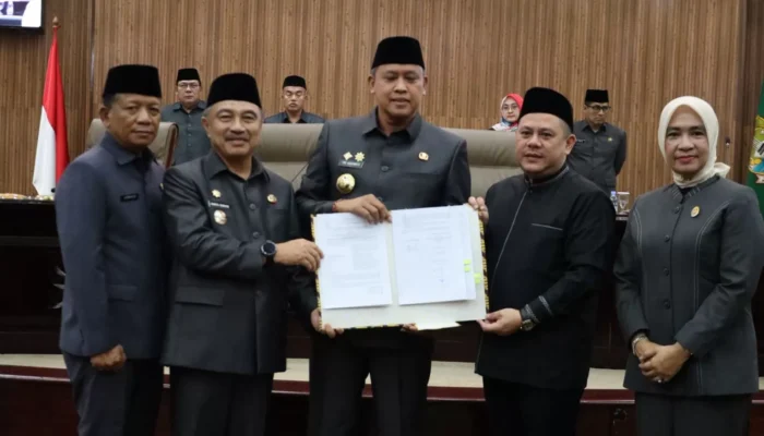 Pemkot dan DPRD Bekasi Bahas Raperda Perubahan PAD dan APBD 2025