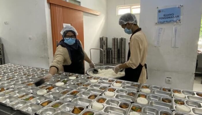 Kemenkes Terbitkan SE untuk Percepatan Penerbitan SLHS Bagi Dapur MBG