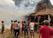 Kebakaran Rumah Adat Sumba Barat, 139 Warga Terdampak